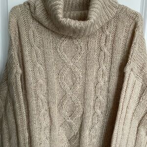 -QED London turtle neck sweater in Beige